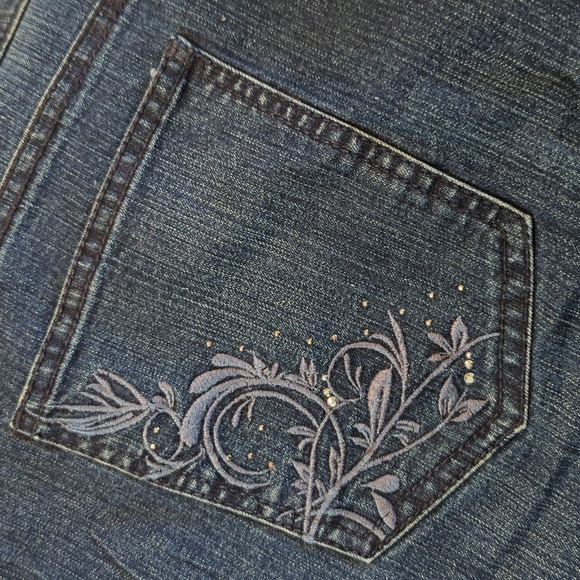 Gloria Vanderbilt women's jean shorts. Elastic waist. Rhinestones. Size 18. - Picture 6 of 7